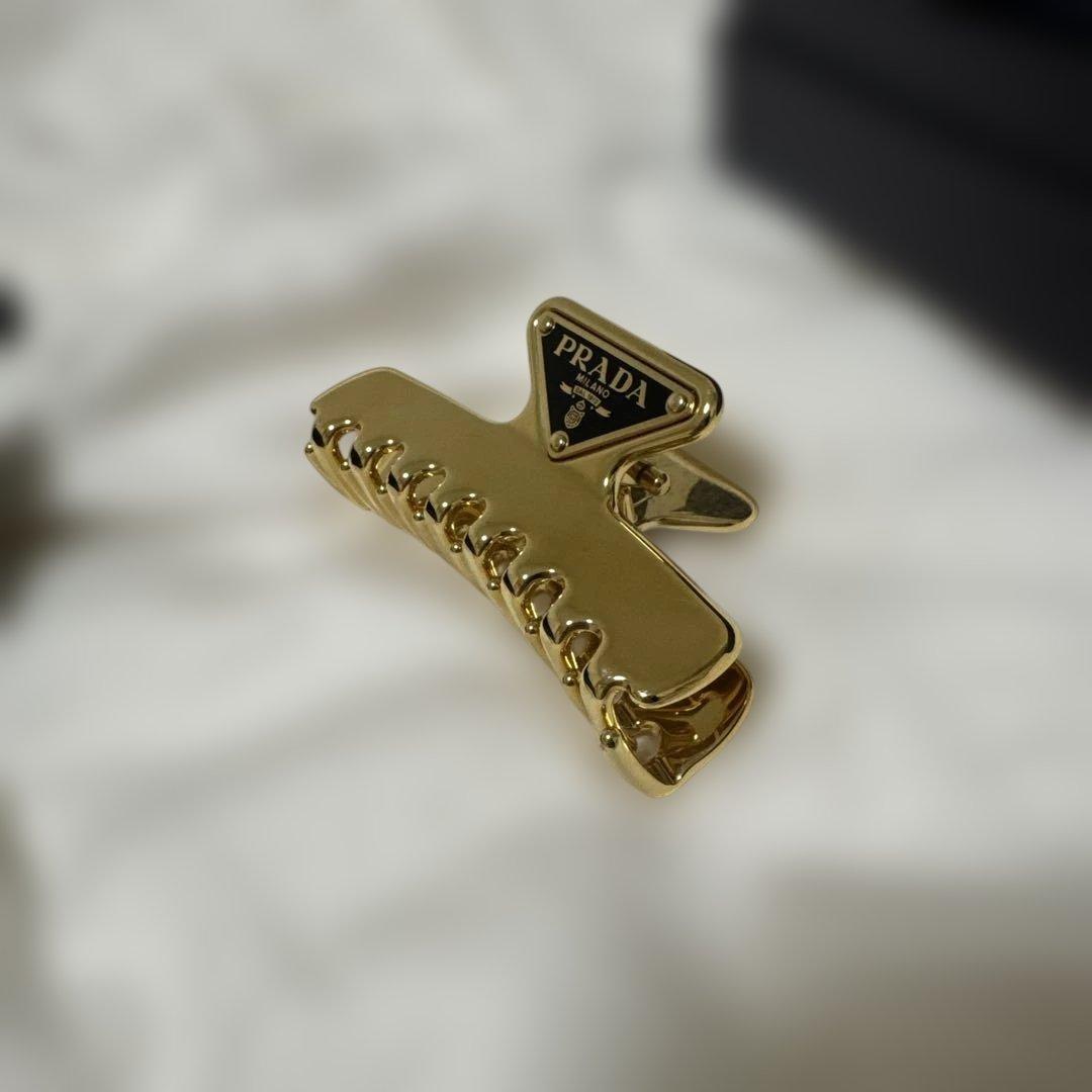M*M様 PRADA ゴールド ヘアクリップ
