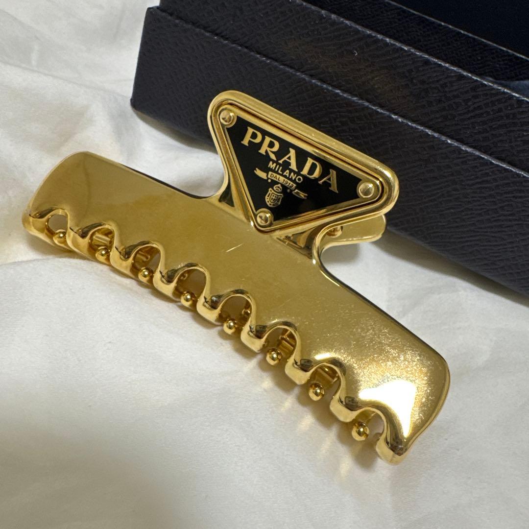 M*M様 PRADA ゴールド ヘアクリップ