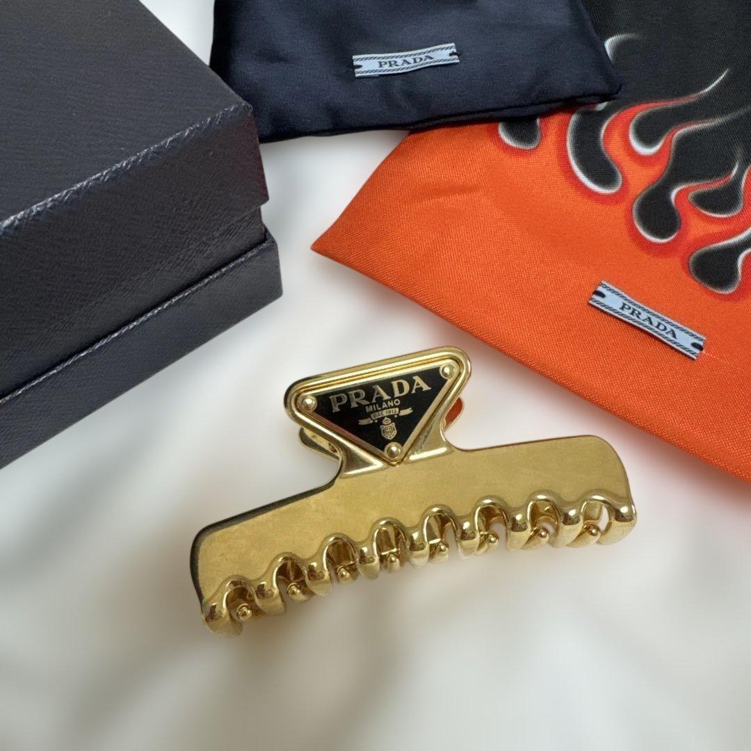 M*M様 PRADA ゴールド ヘアクリップ