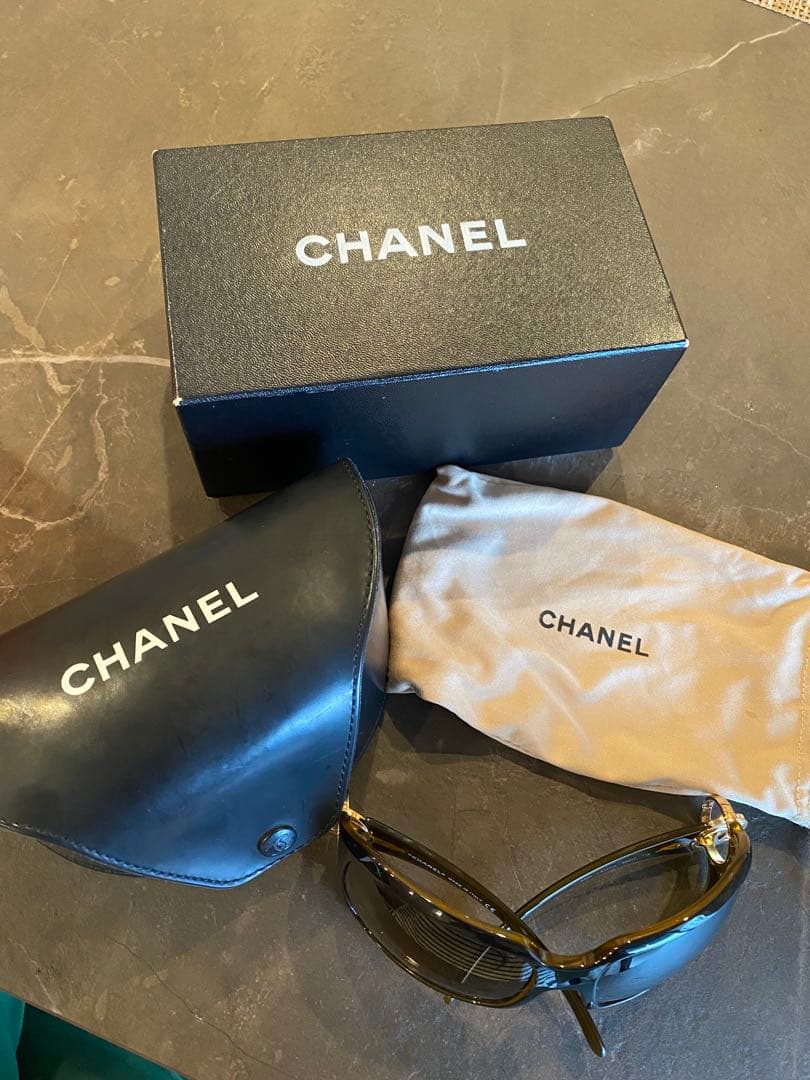 美品 CHANEL サングラス ラウンド型 ロゴ ゴールドロゴ ブラウン