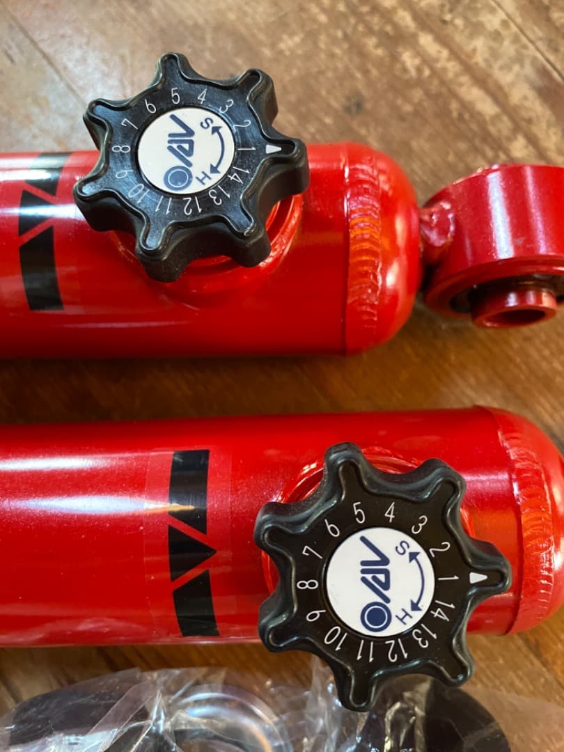 APIO ROADWINショックアブソーバー RE50 14段 フロント 2本