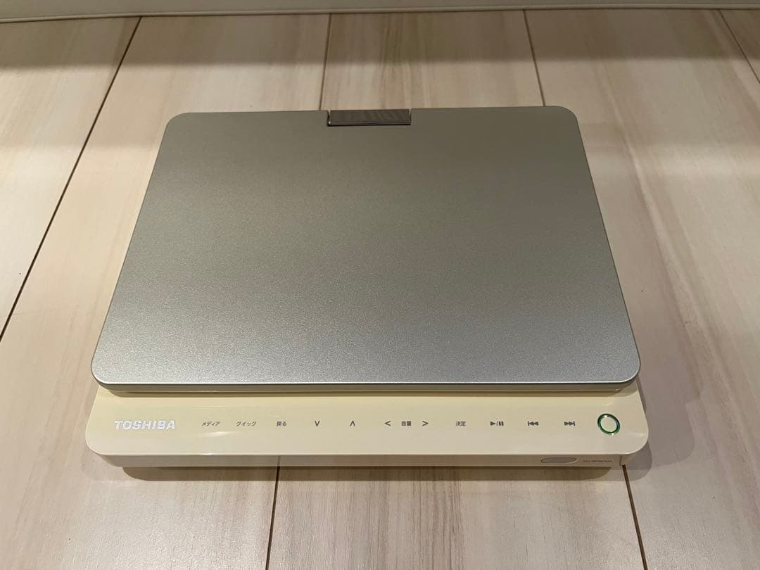 REGZA ポータブルブルーレイプレーヤー SD-BP900S 　東芝　レグザ