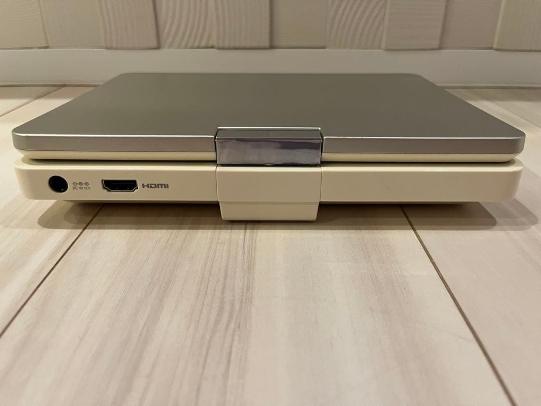 REGZA ポータブルブルーレイプレーヤー SD-BP900S 　東芝　レグザ