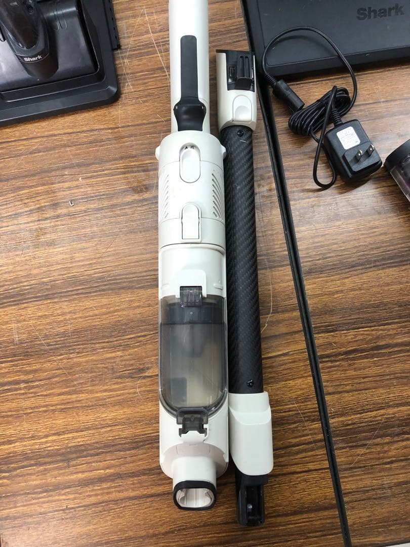 SHARK コードレススティッククリーナー LC200JIV 送料無料