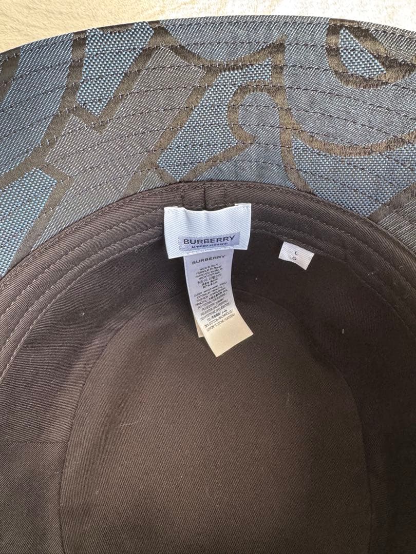 BURBERRYロゴパターン バケットハット