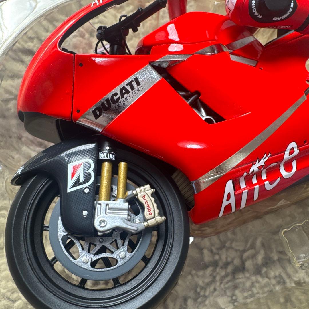 ミニカー MINICHAMPS Ducati Desmosedici GP7 1/12