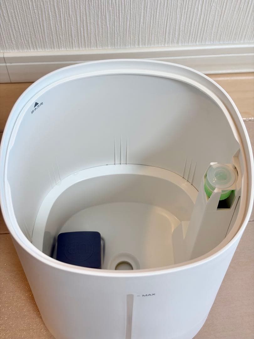 【美品】ニトリ タンクを持ち運べるラク給水湿度設定加湿器 2025年製