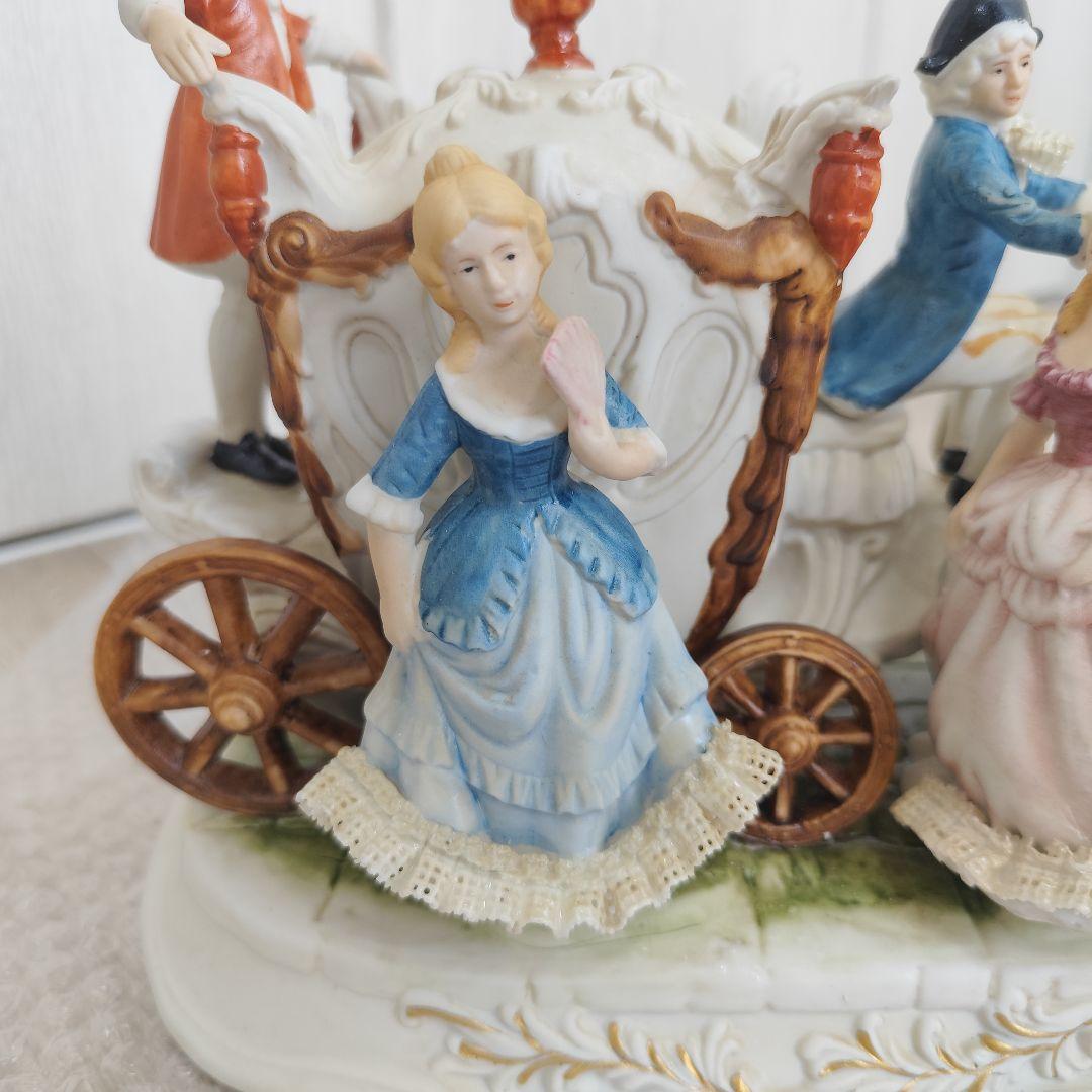 加藤工芸 瀬戸マイセン ４頭立て馬車 レース衣装貴婦人 紳士 馬車ハンドペイント