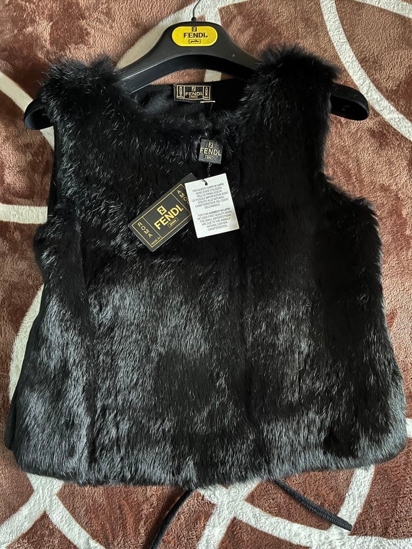 フェンディ　ベスト　ファー　新品未使用