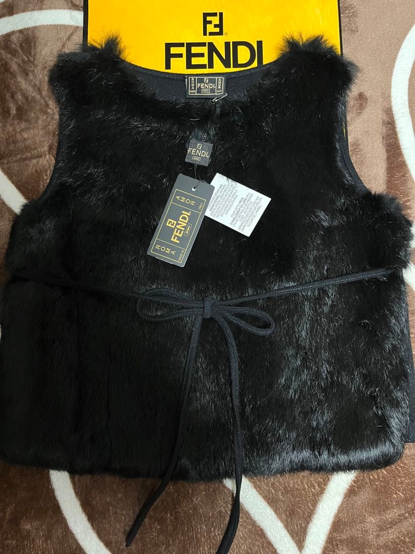 フェンディ　ベスト　ファー　新品未使用