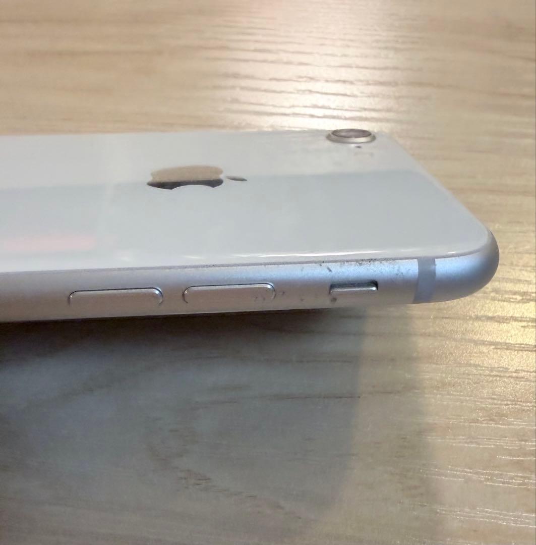 iPhone 8 シルバー 64GB 中古　バッテリー85%