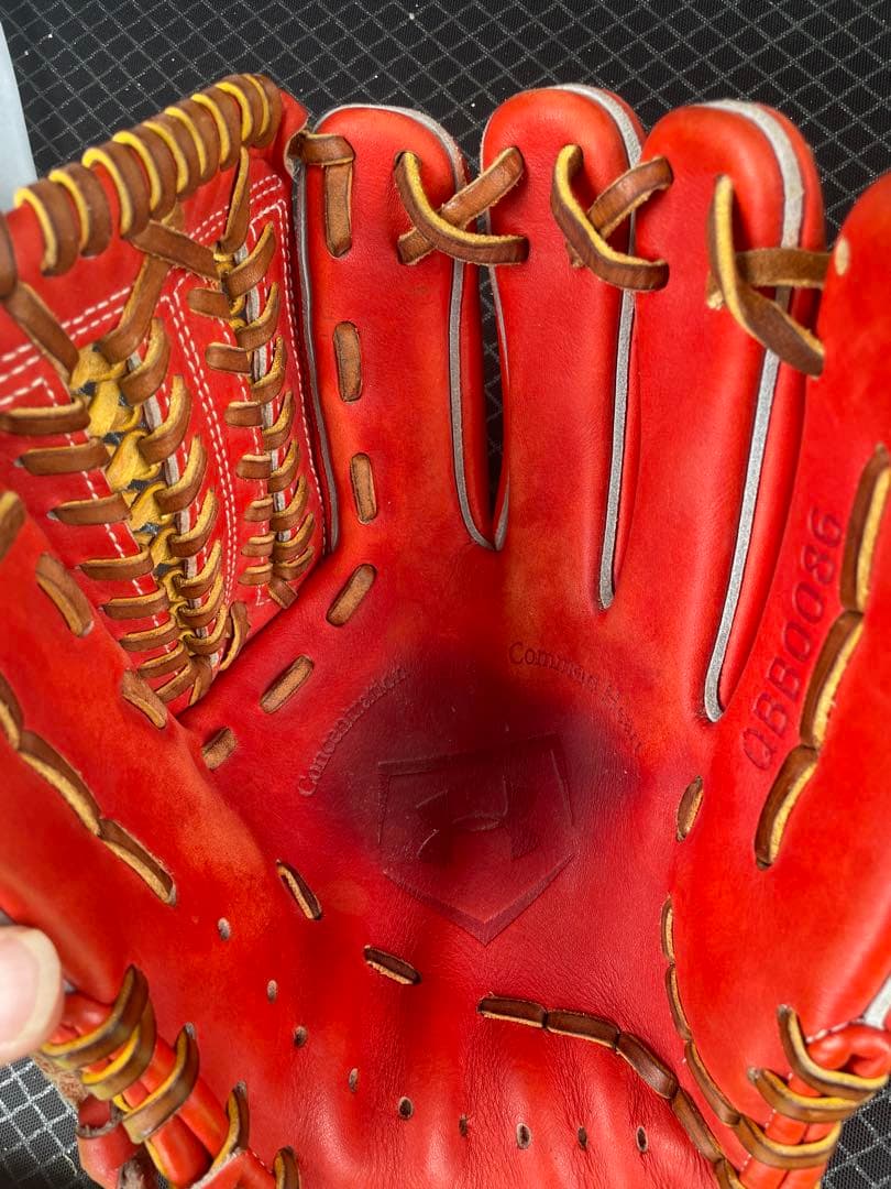 Under Armour 硬式野球グローブ　内野手　収納袋付き