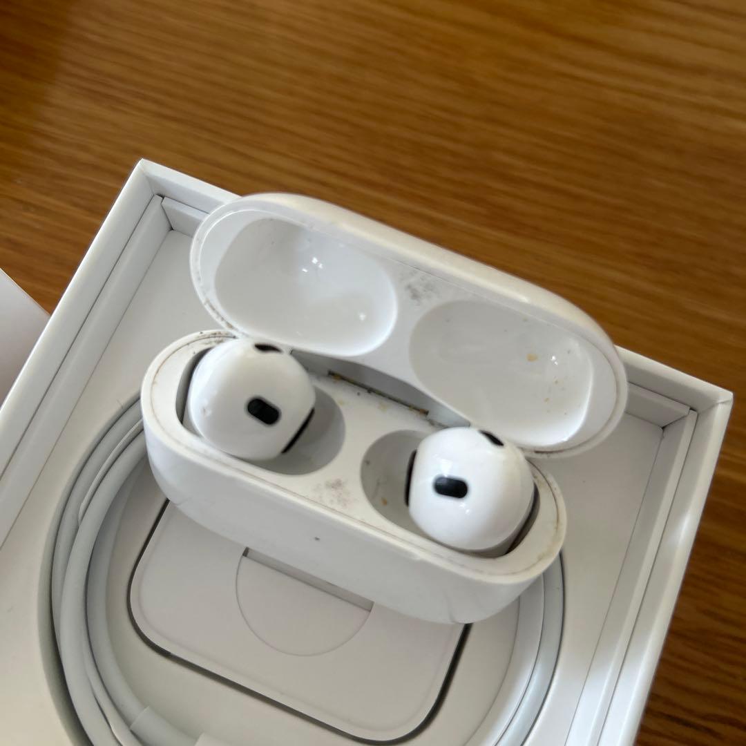 ACE様 AirPods Pro エアポッツプロ 第2世代 本体 充電ケース付き