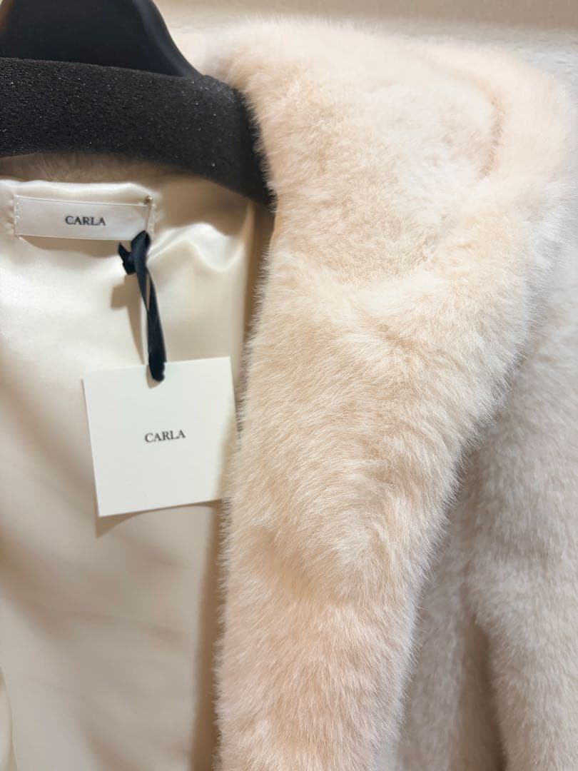 新品未使用品CALRA エコファーフードコート　ホワイト