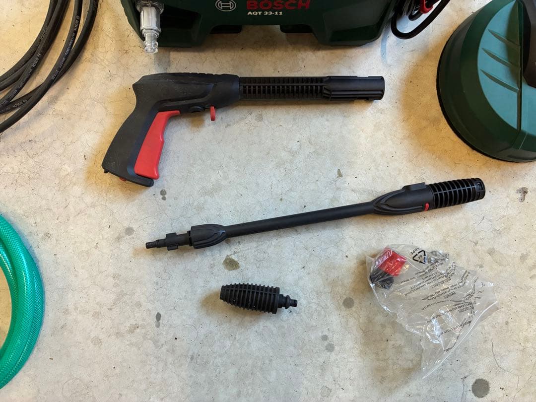 BOSCH AQT 33-11 高圧洗浄機 本体　テラスクリーナー付属