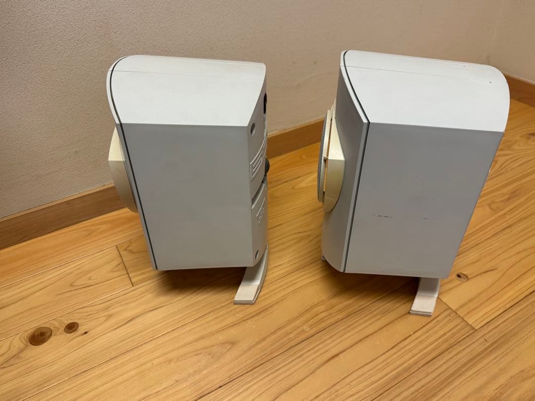 SOLID ホワイト スピーカー