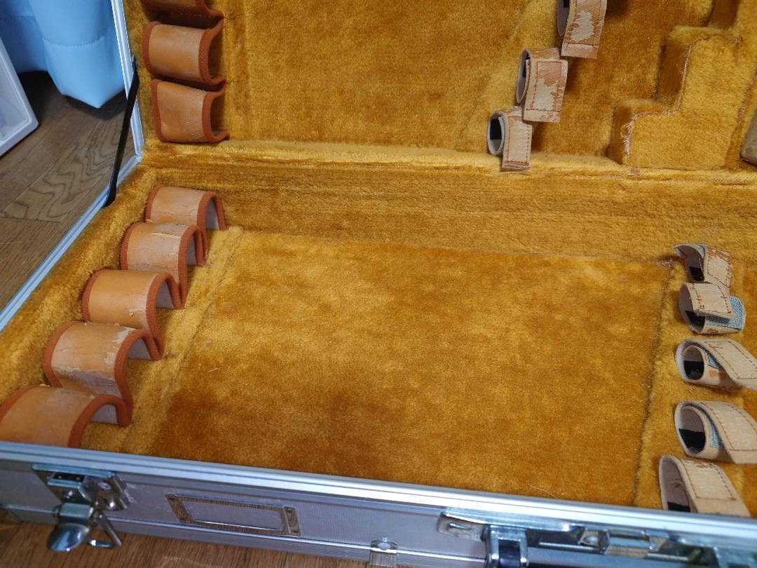 r*4様 尺八ケース　アルミ製ハードケースです。