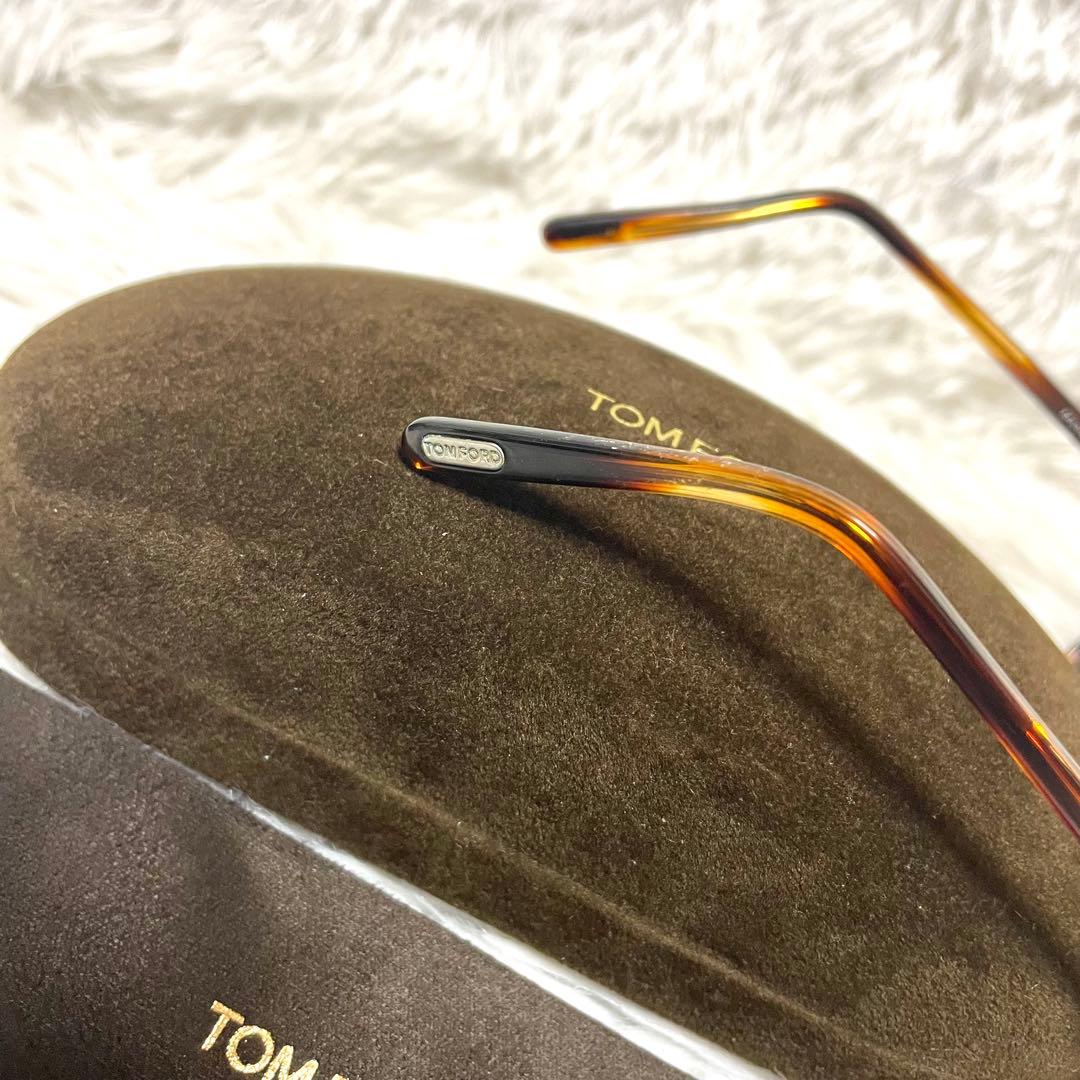 【極美品】トムフォード　サングラス TF876-D ウエリントンシェイプ