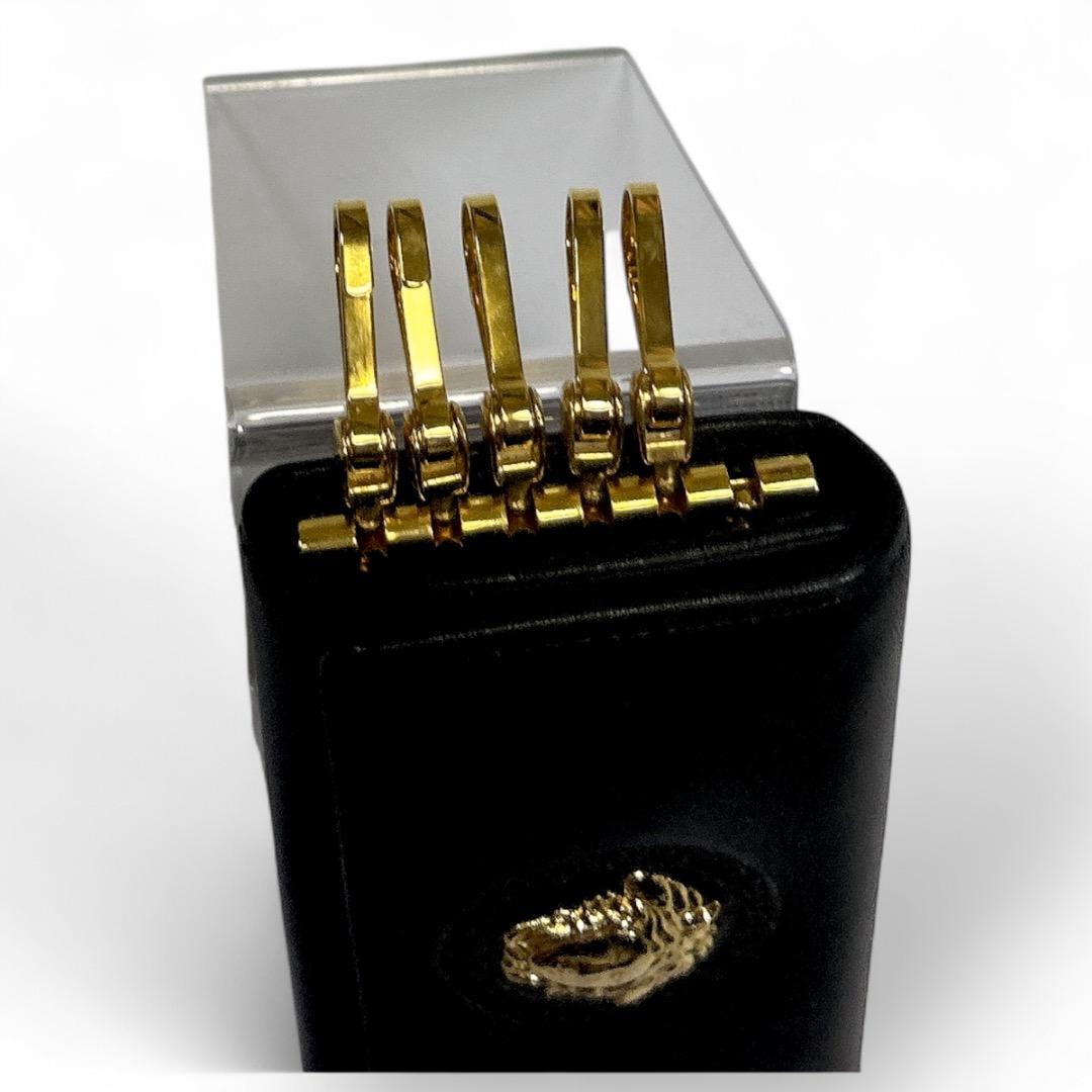 美品 ヴェルサーチ メデューサ 金具 ブラック キーケース　黒　鍵ケース