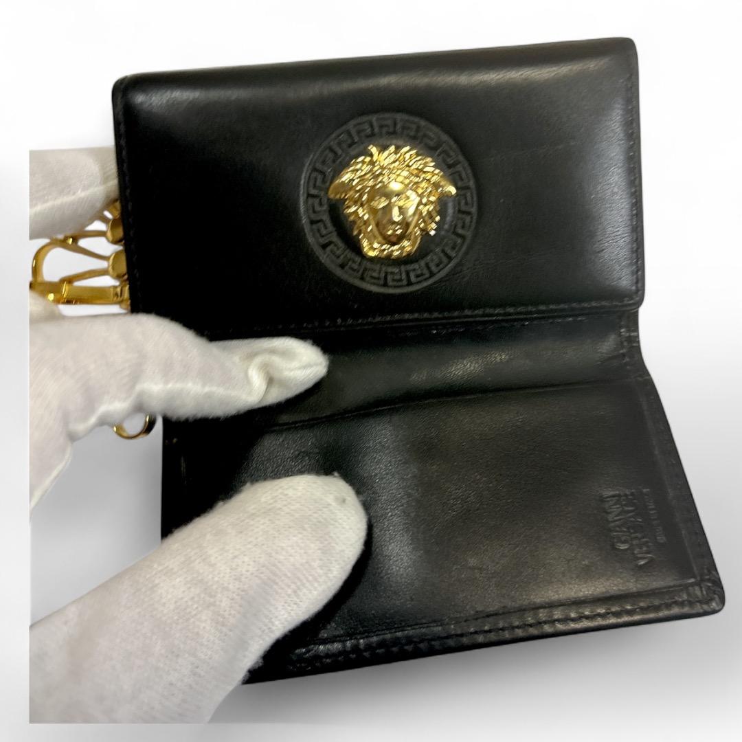 美品 ヴェルサーチ メデューサ 金具 ブラック キーケース　黒　鍵ケース