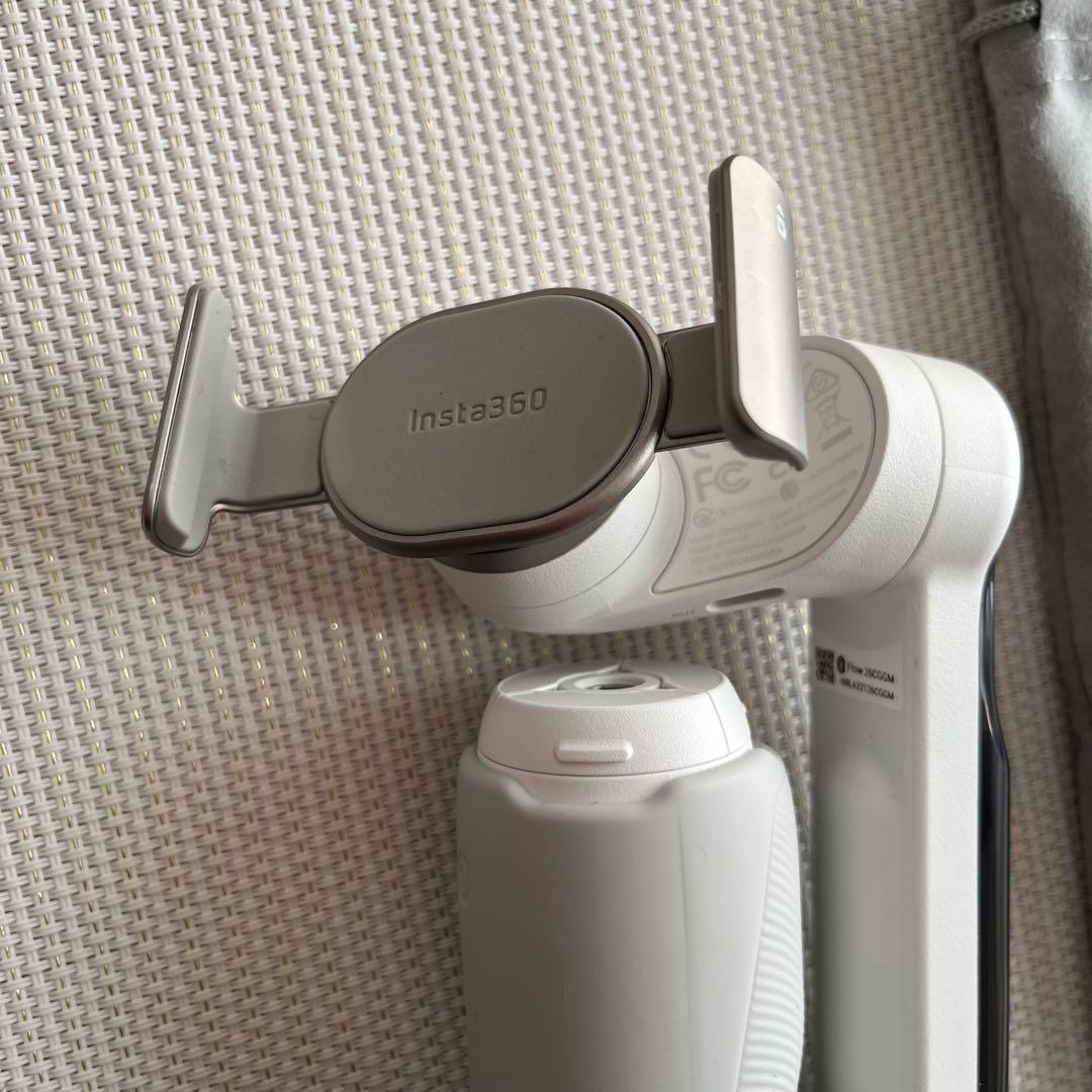 【美品】Insta360 Flow スマートフォン用スタビライザー ホワイト