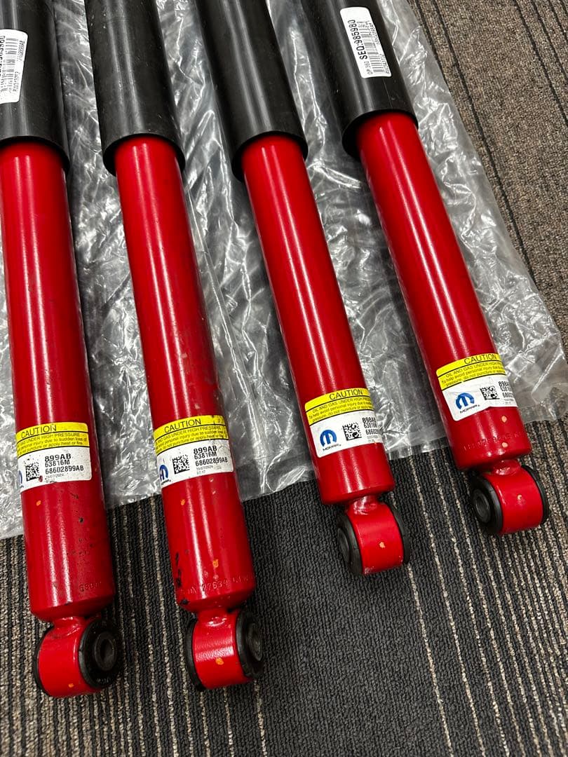 現行　JLラングラー　ルビコン　純正ショックアブソーバーモパー製1台分Mopar