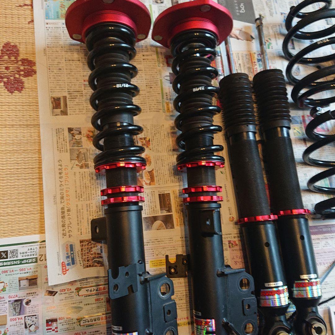 ZRR80ノア ヴォクシー エスク車高調BLITZ DAMPER ZZ-R