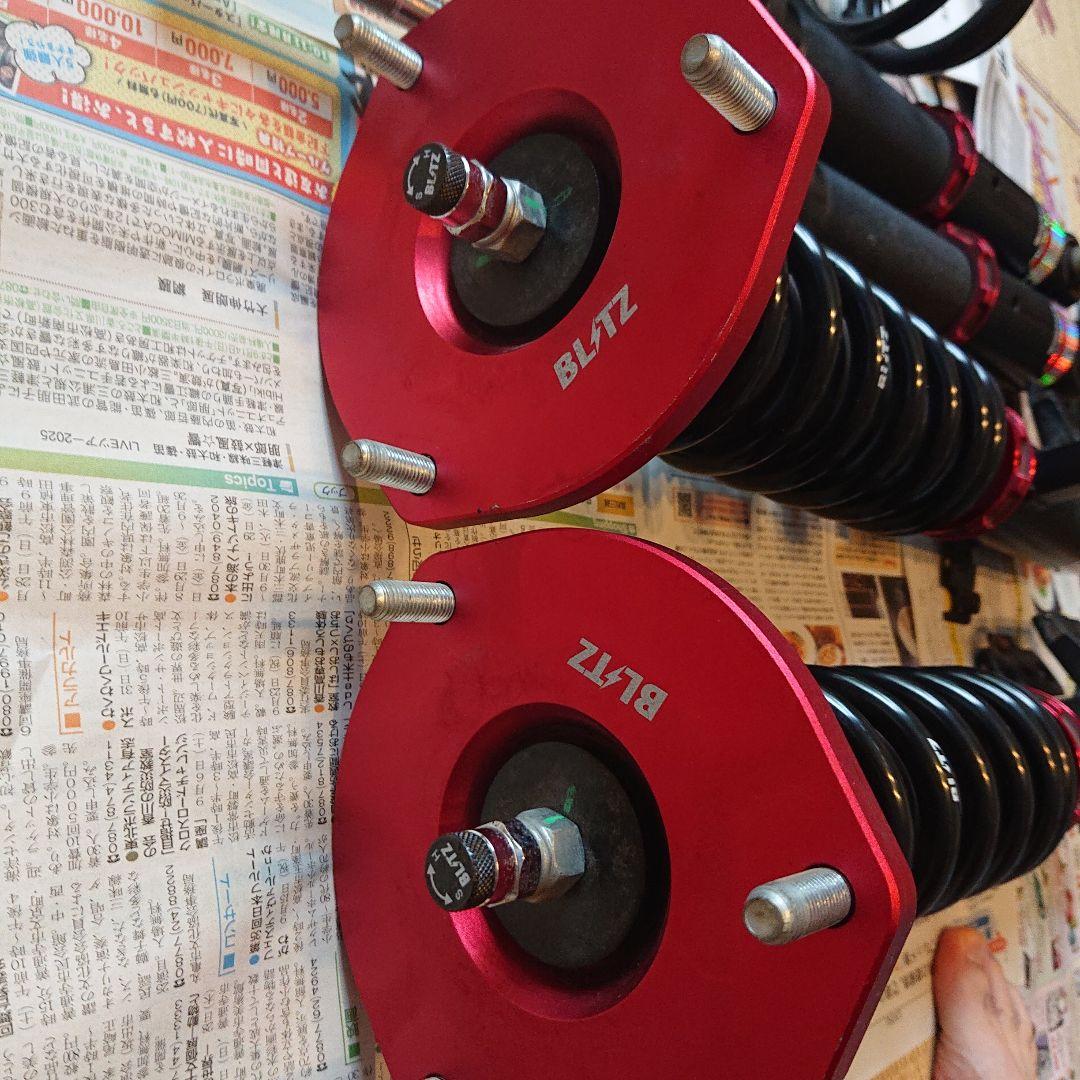 ZRR80ノア ヴォクシー エスク車高調BLITZ DAMPER ZZ-R