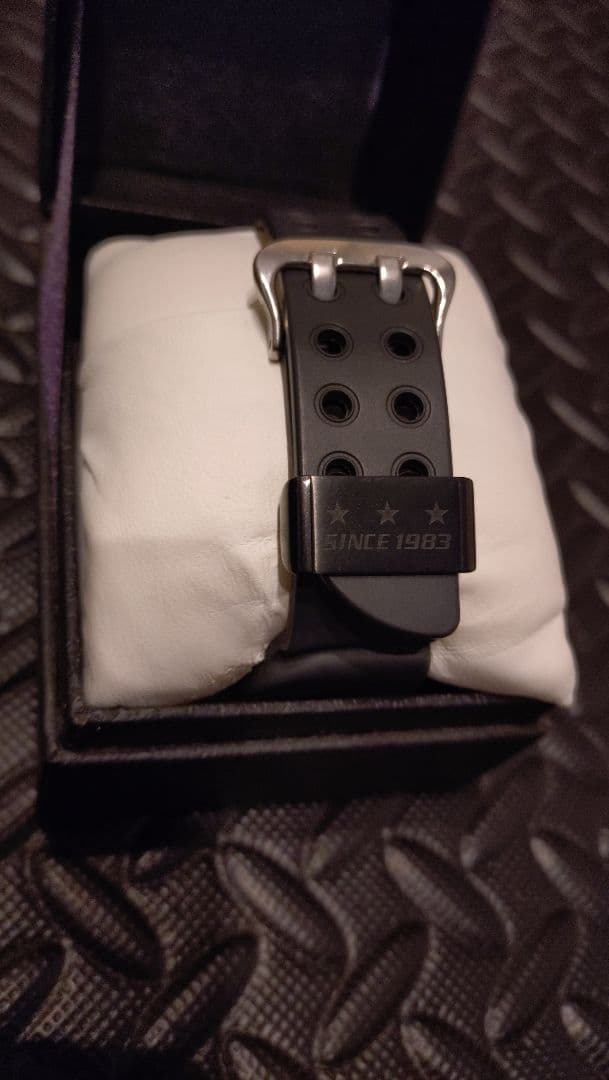 マ*4様 フロッグマン　メン・イン・ブラック