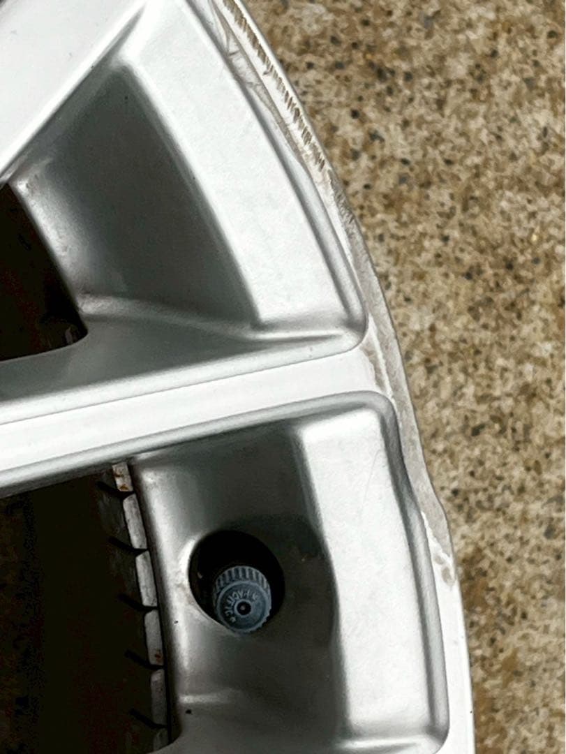 Audi アウディ 18インチホイール 多スポークデザイン