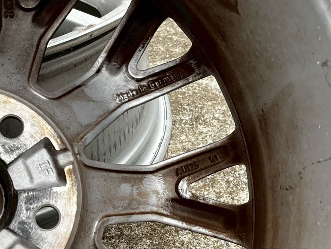 Audi アウディ 18インチホイール 多スポークデザイン