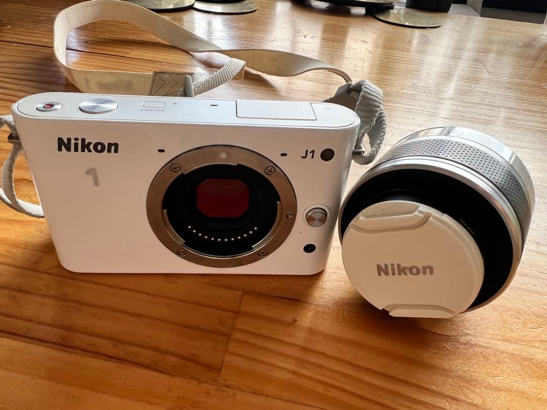 【充電器なし】Nikon J1 ミラーレス一眼カメラ ホワイト