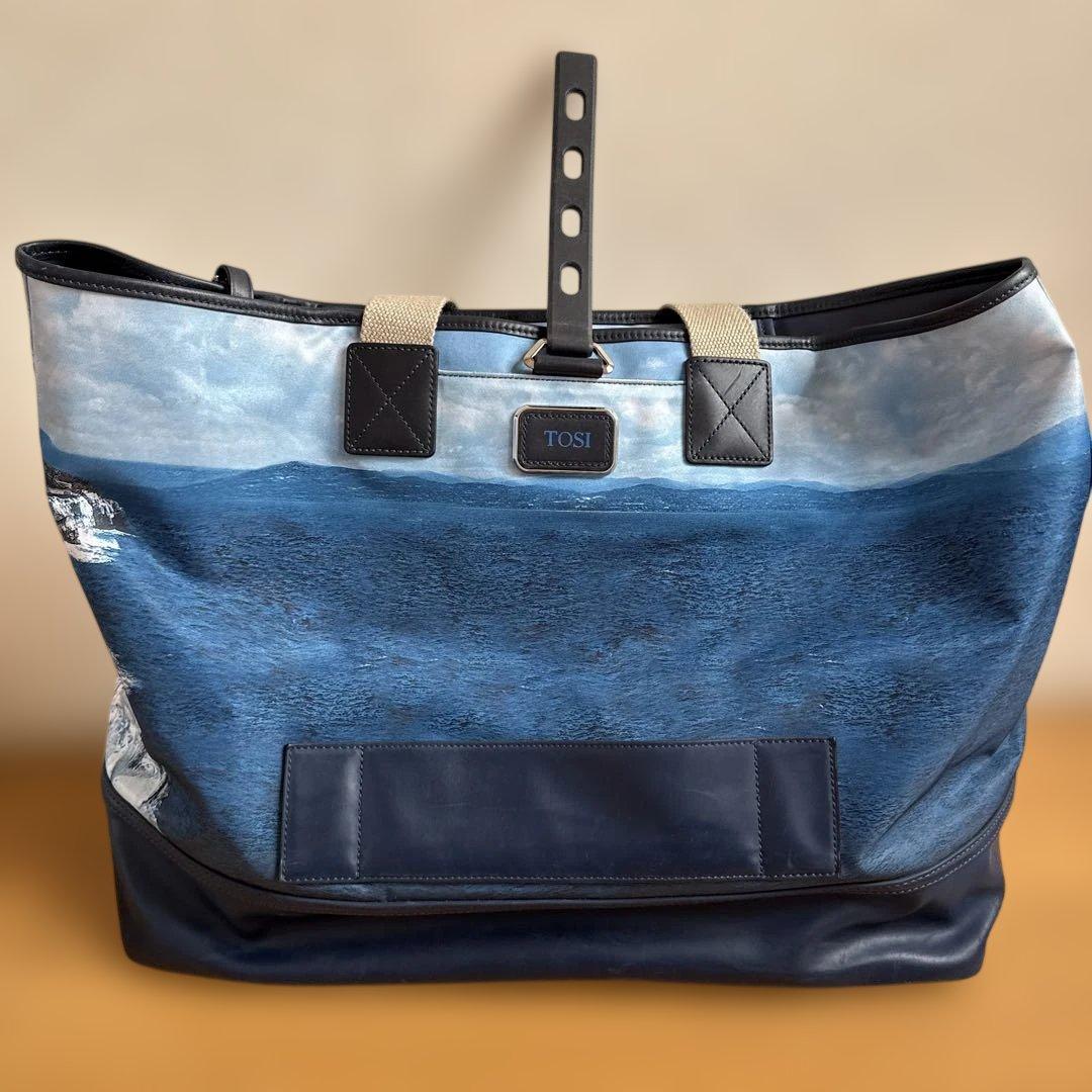 TUMI トートバッグ 厚めのゴム素材