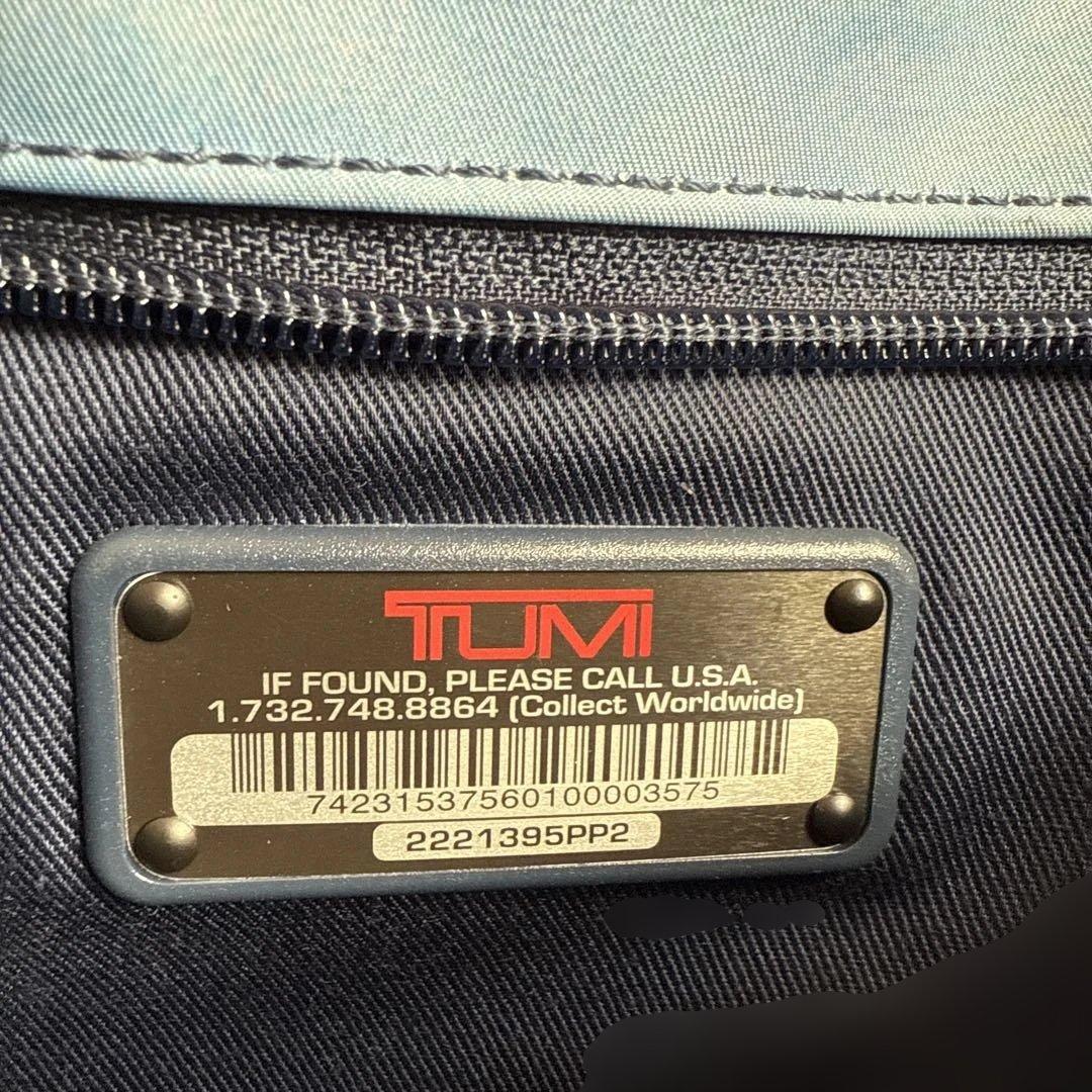 TUMI トートバッグ 厚めのゴム素材