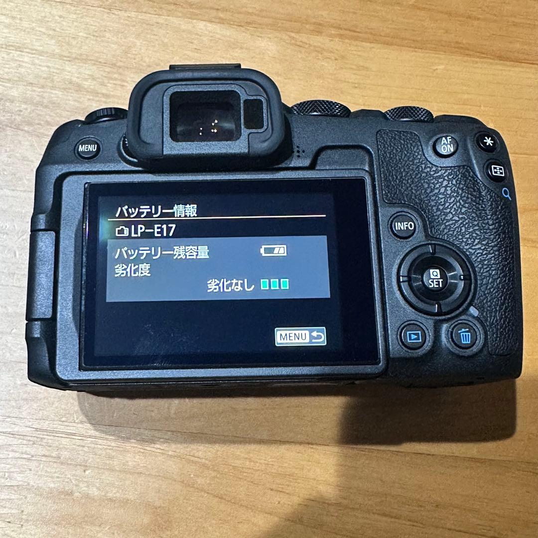 【美品】Canon EOS R8 本体　バッテリー2つ