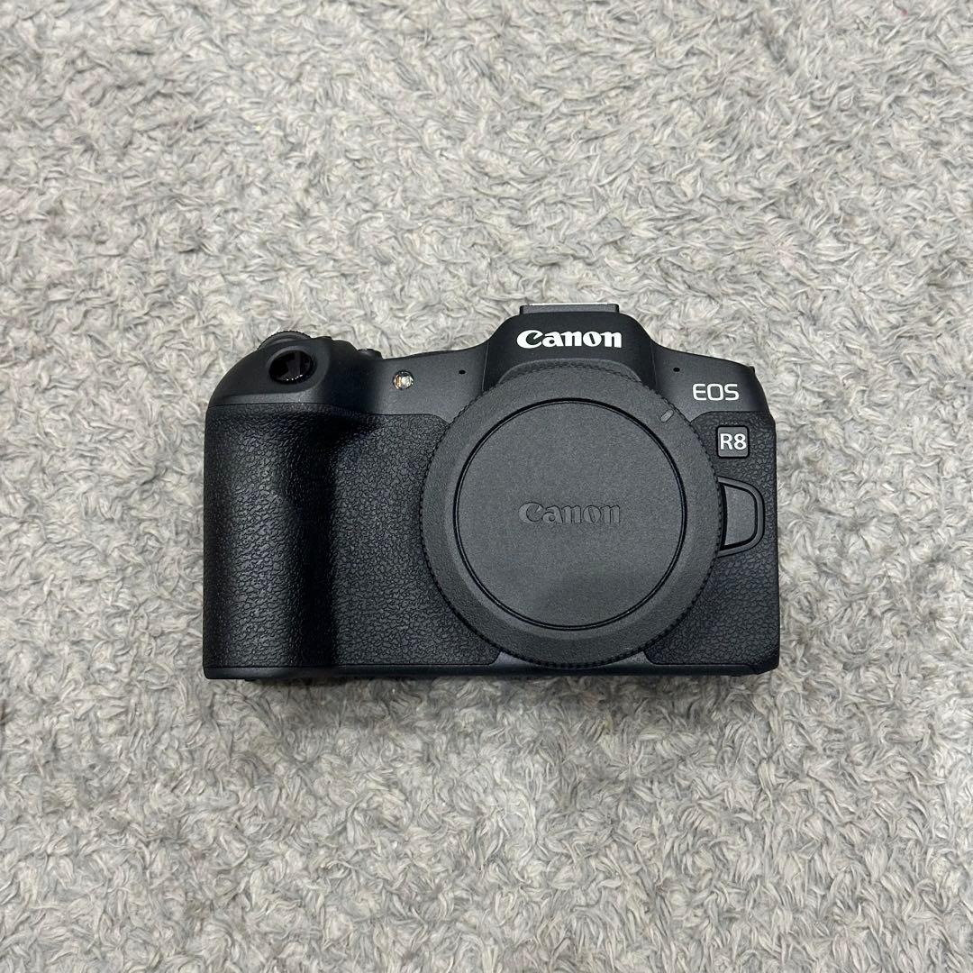 【美品】Canon EOS R8 本体　バッテリー2つ