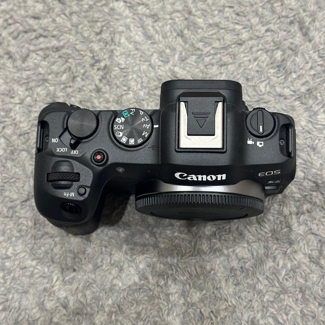 【美品】Canon EOS R8 本体　バッテリー2つ