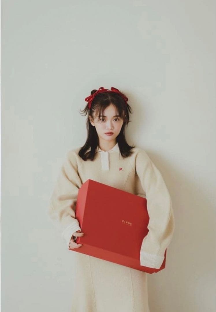 2024年発売　クリスマス限定ニットワンピース