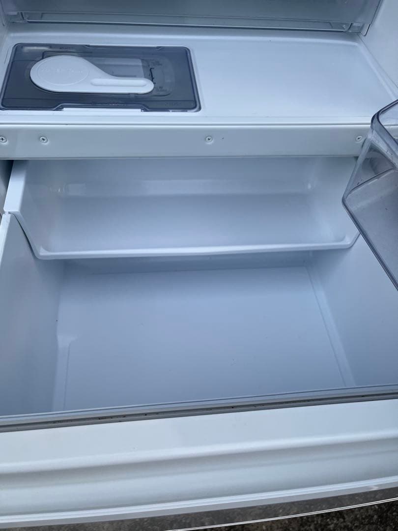 2023年製‼️三菱　3ドア冷蔵庫 R22