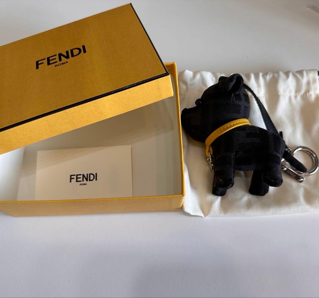 【美品】FENDI フェンディ ドッグ チャーム 箱あり