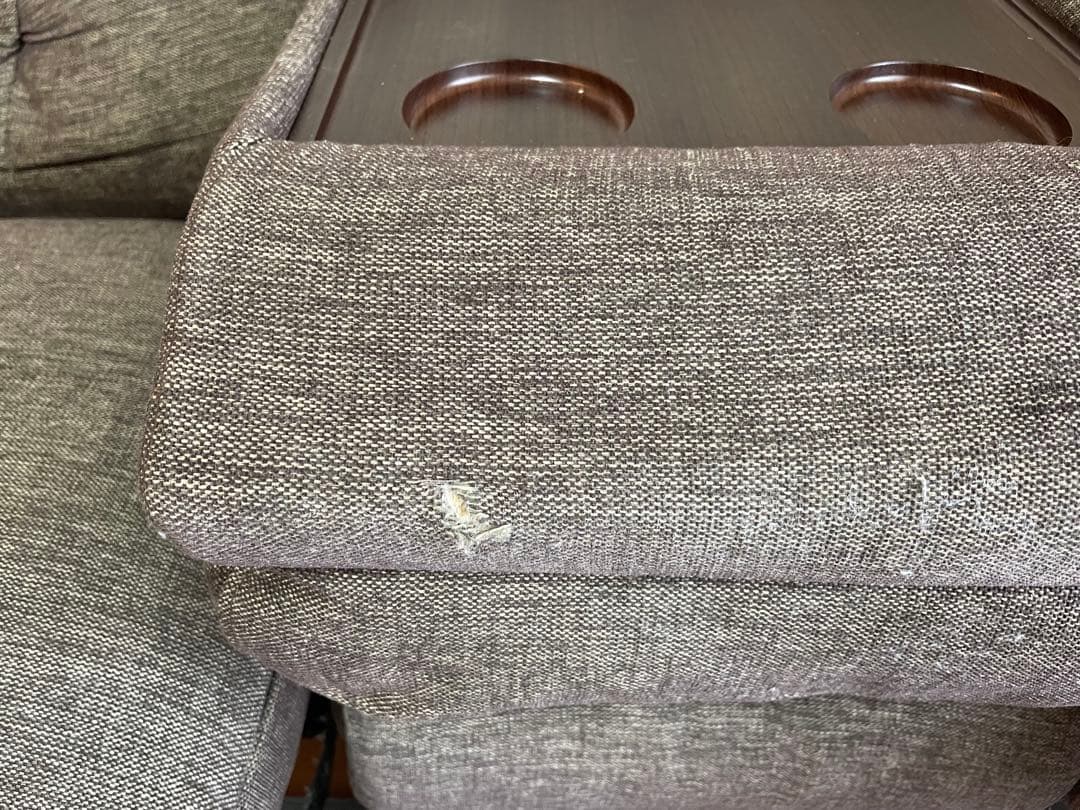 【中川しゅんや】ニトリ電動リクライニングソファ3人掛け（岐阜)