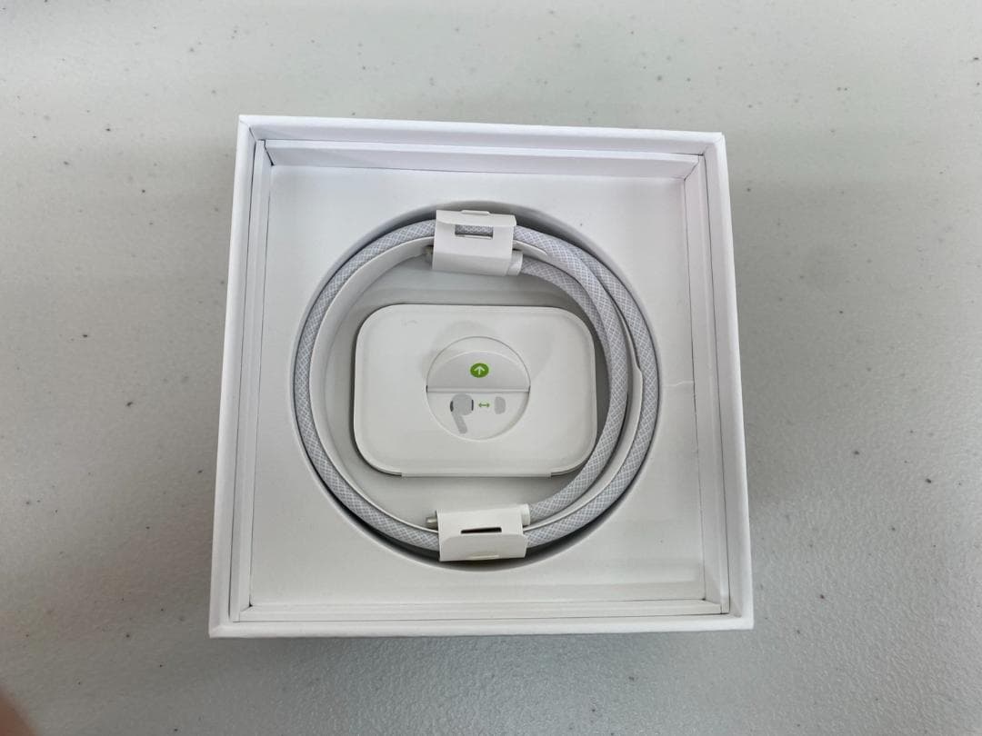 美品 AirPods Pro（第2世代）USB-C MTJV3J/A エアポッズ