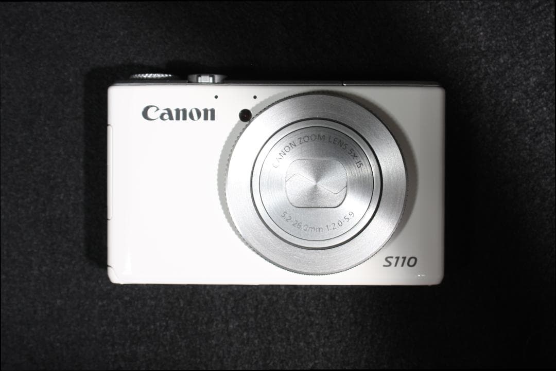 Canon PowerShot S110 ホワイト 本体と付属品