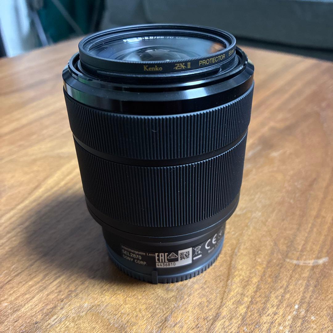 Sony FE 28-70mm f/3.5-5.6 OSS レンズ