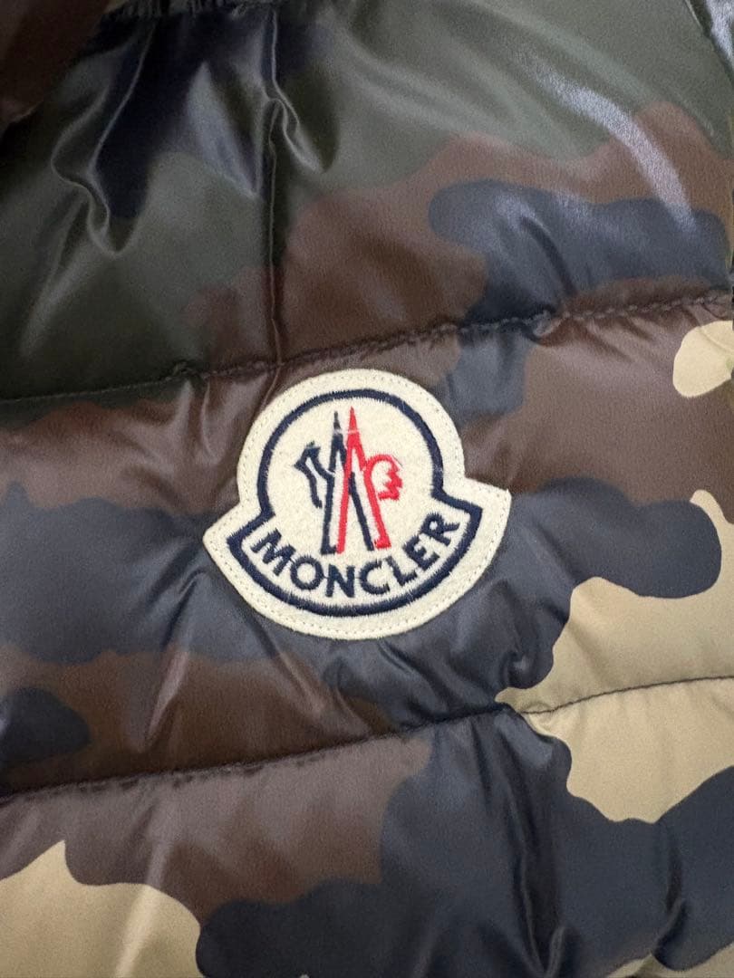BEAMS　迷彩　MONCLER　TIBET　モンクレールダウンベスト　チベット