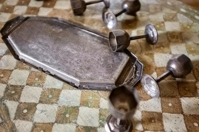 sold 1900s フランス 多数派オクトゴナル リキュールカップとトレイ