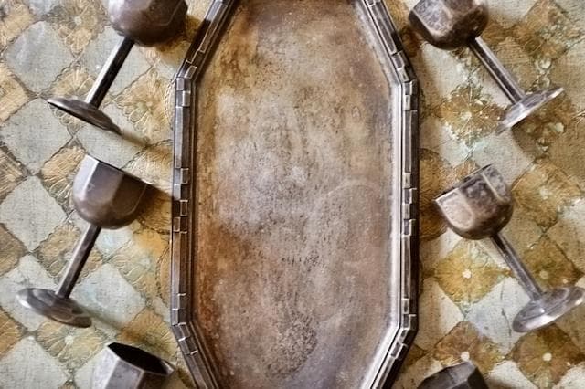 sold 1900s フランス 多数派オクトゴナル リキュールカップとトレイ