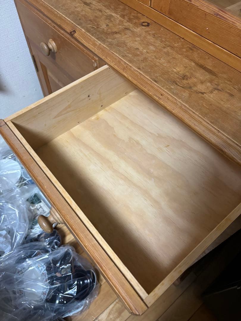 【引越の為、売り急いでいます！】 ペニーワイズ家具　食器棚