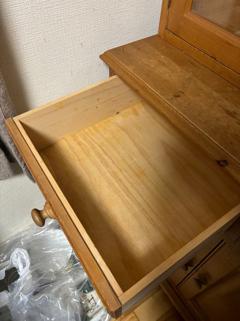 【引越の為、売り急いでいます！】 ペニーワイズ家具　食器棚