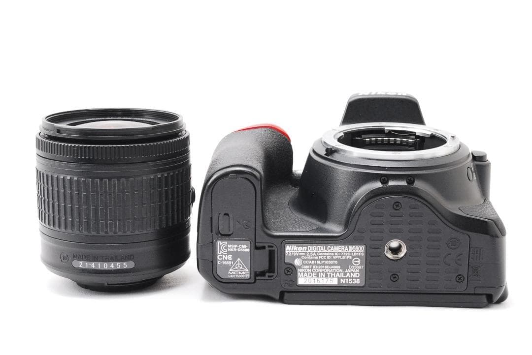 Nikon D5600 ダブルレンズ Wi-Fi搭載　スマホ転送　高画質　軽量